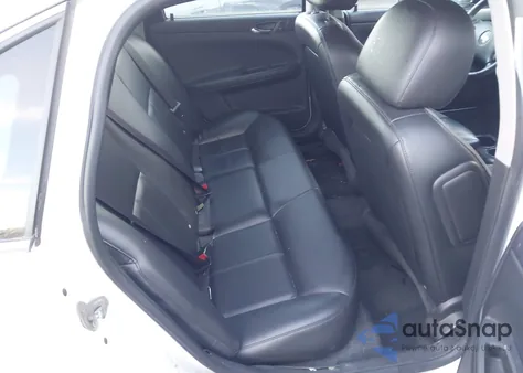 2013 Chevrolet Impala Police z USA, uszkodzony, nr VIN 2G1WD5E33D1263813